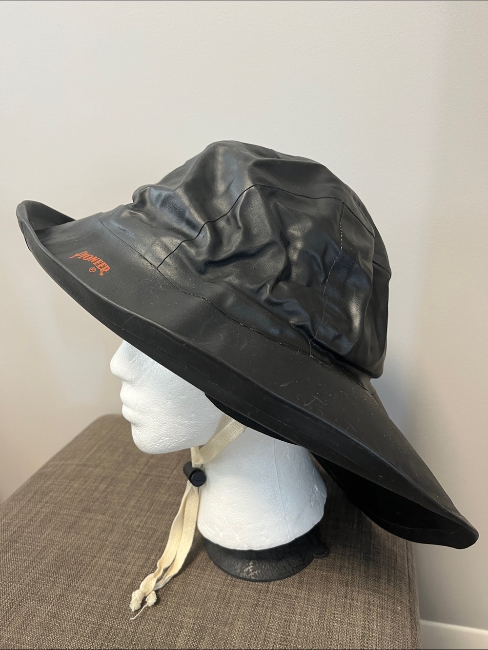 Pioneer Rubber Rain Hat L